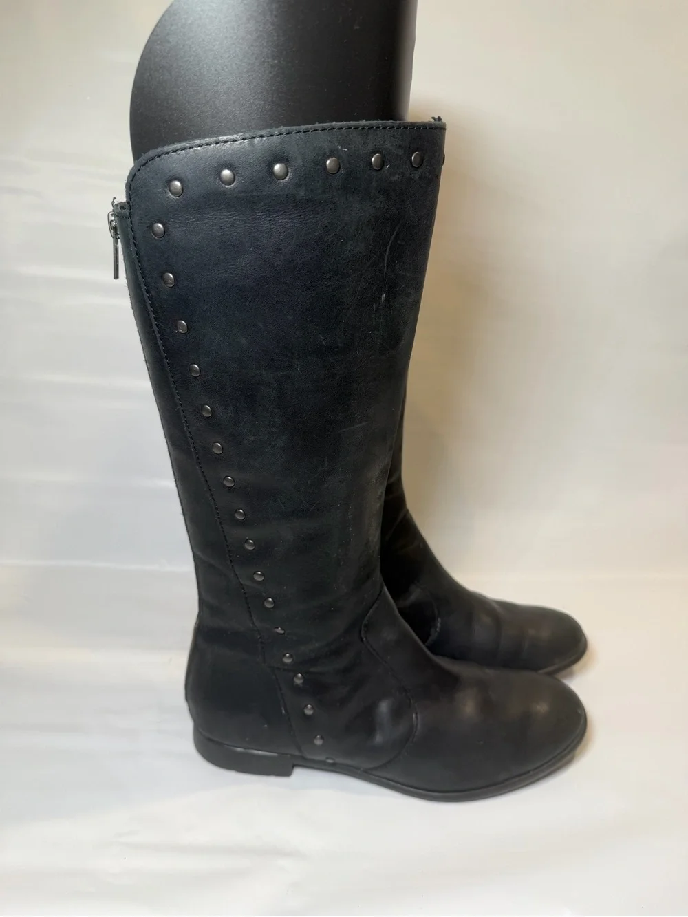 Born Women’s Size 9 M Black Leather Upper High Knee Zipper Casual Boots